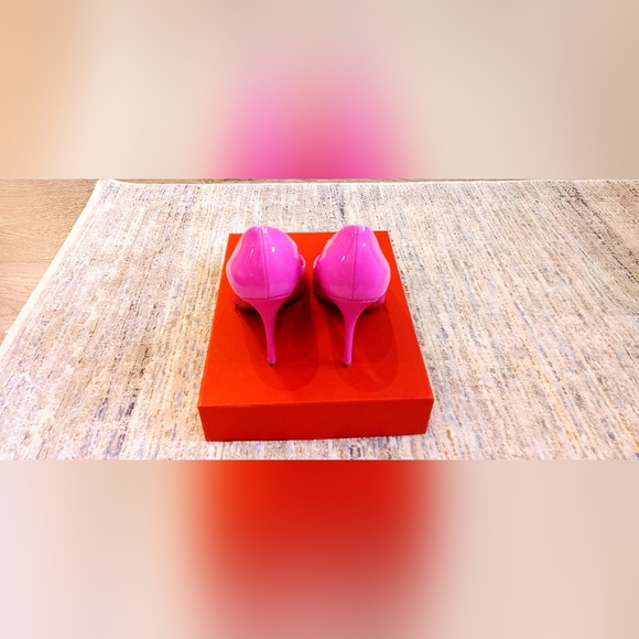 Valentino One Stud Pumps - Picture 8 of 11